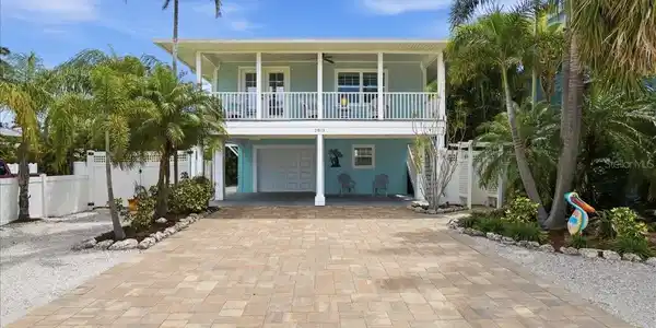 2811 GULF DRIVE
