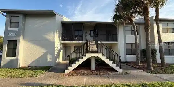 2002 BLUE HAWK COURT