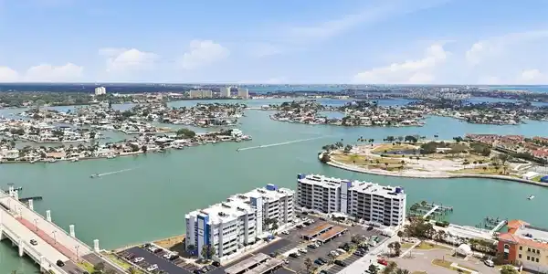 450 TREASURE ISLAND CAUSEWAY