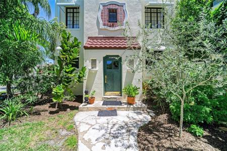 210 N 17TH STREET W