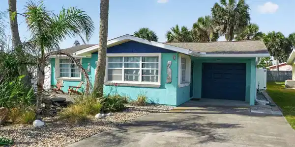 8 POINSETTIA DRIVE