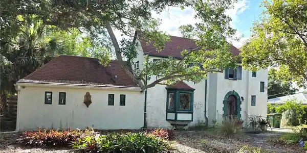 4237 SARASOTA AVENUE