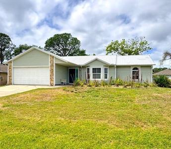 2720 BANYAN DRIVE
