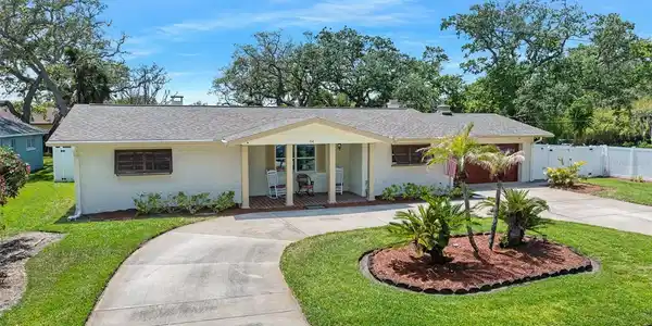54 SETON TRAIL