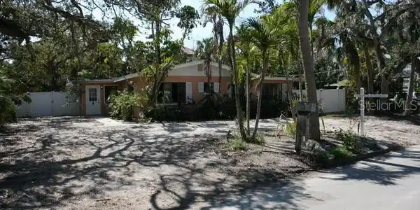 144 GARDEN LANE