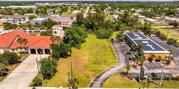 1500 TAMIAMI TRAIL