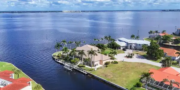 7 HIBISCUS DRIVE