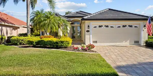 3856 WHISPERING OAKS DRIVE