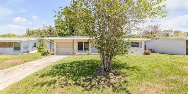 592 BROOK CIRCLE