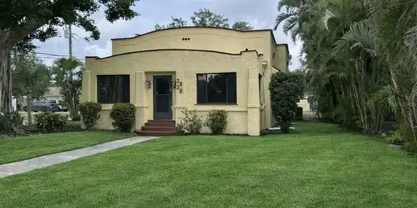2628 10TH STREET W