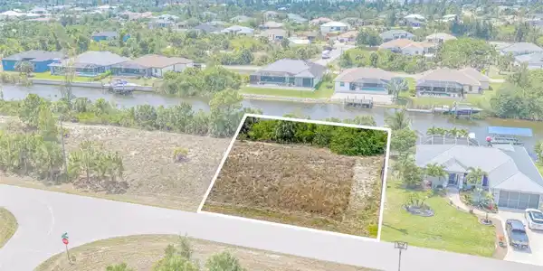 15424 HENNIPEN CIRCLE