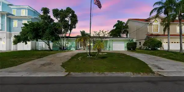 300 DRIFTWOOD DRIVE W