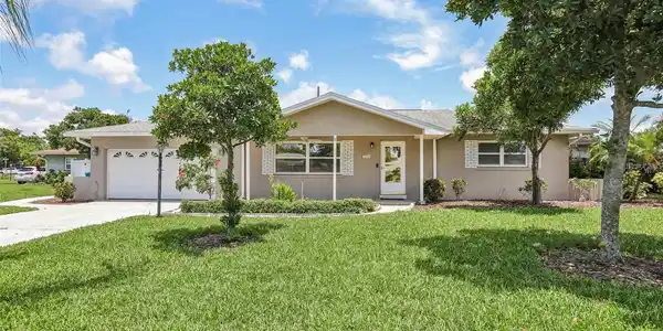 11589 64TH TERRACE