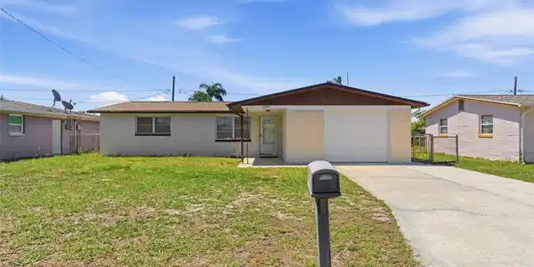 3904 REDWOOD DRIVE
