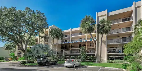 203 TARPON POINT
