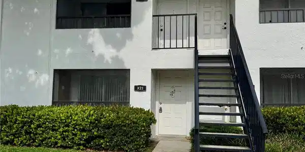 3804 N OAK DRIVE