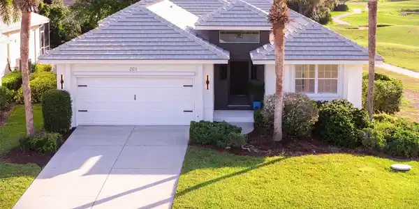 201 ARLINGTON DRIVE