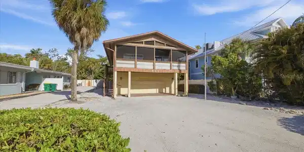 416 MAGNOLIA AVENUE