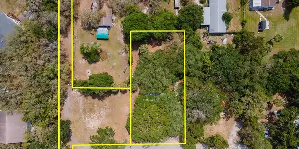 1810, 1814 CEMETERY ROAD