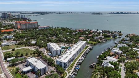 1703 N TAMIAMI TRAIL