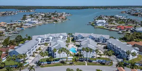 139 YACHT CLUB CIRCLE