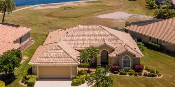 8207 LAKESIDE DRIVE