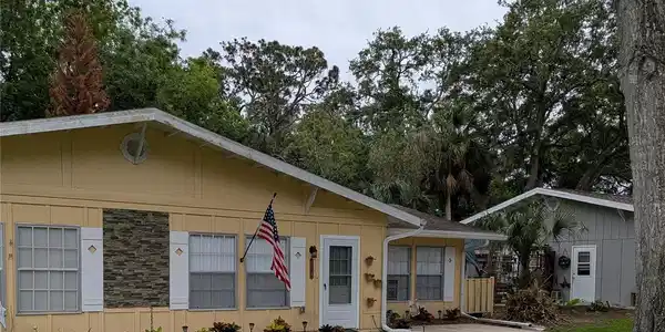 21 COUNTRY CLUB DRIVE