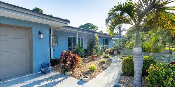 33 SOUTHWIND DRIVE
