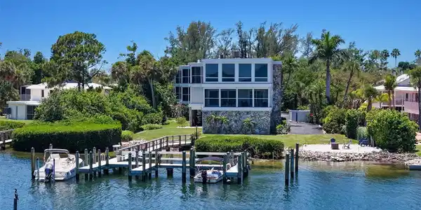 5320 GULF OF MEXICO DRIVE