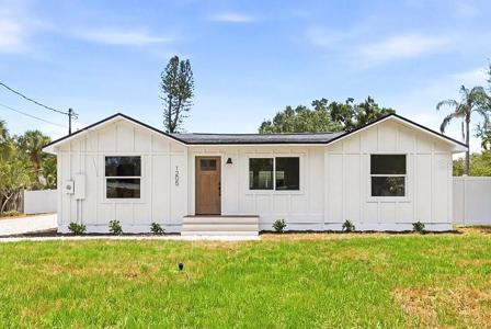1205 40TH STREET W