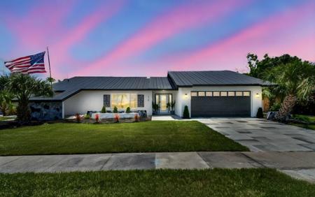 325 GLADSTONE BOULEVARD