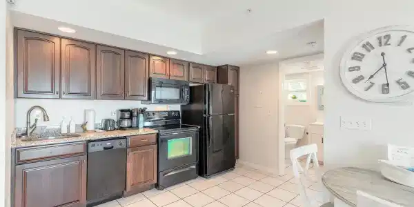 Image 4 Image 4