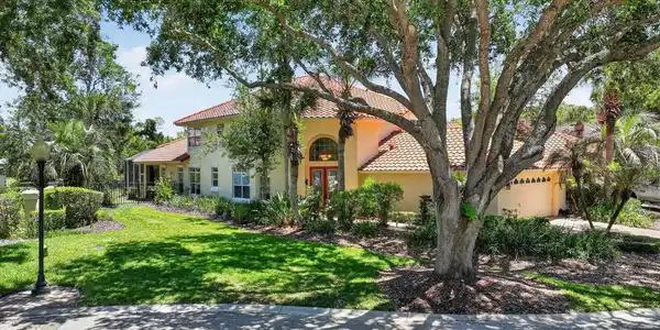 10 MONTERREY DRIVE