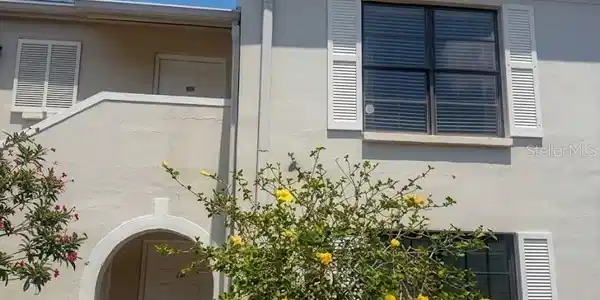 2401 GULL COURT