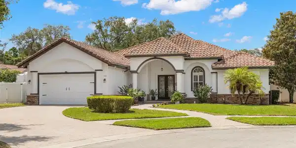 1502 RIVER COURT