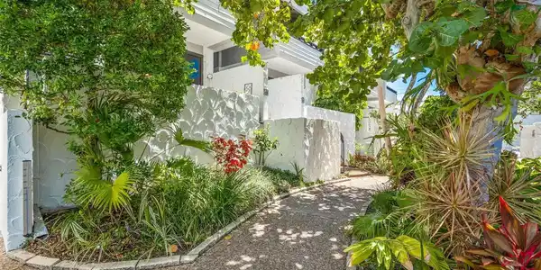 1555 TARPON CENTER DRIVE