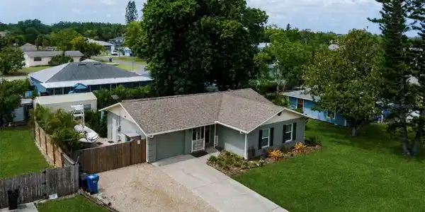 327 43RD STREET BOULEVARD W