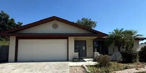 465 E SEMINOLE DRIVE
