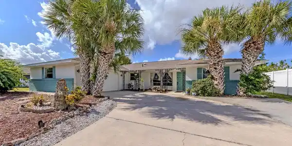 1480 LAKESIDE DRIVE
