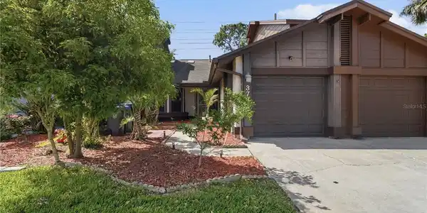 3764 SAWGRASS DRIVE