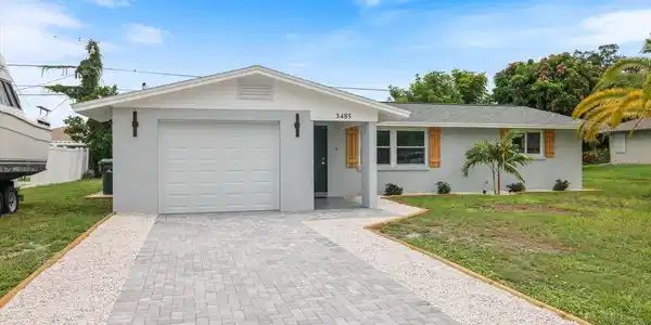3485 ROSLYN ROAD