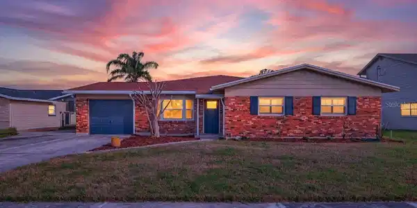 8711 BAY CREST LANE