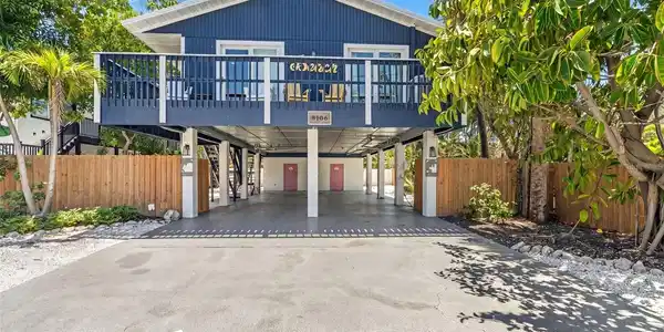 8106 GULF DRIVE