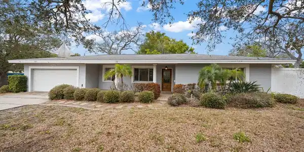 230 GARDEN CIRCLE