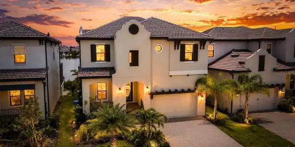 1112 SEAGRAPE DRIVE