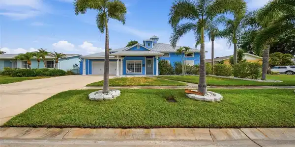 8722 PALISADES DRIVE