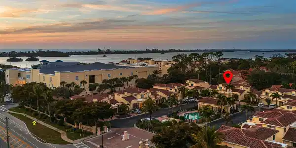1140 BEACHCOMBER COURT