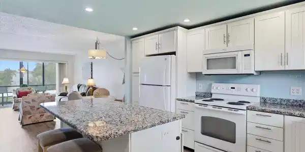 Image 4 Image 4