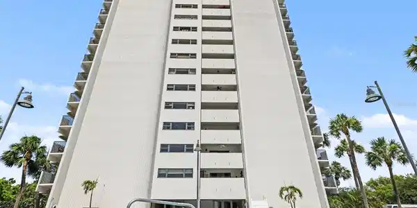 4141 BAYSHORE BOULEVARD