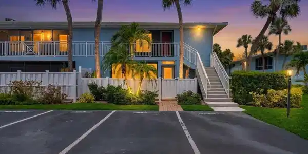 600 MANATEE AVENUE